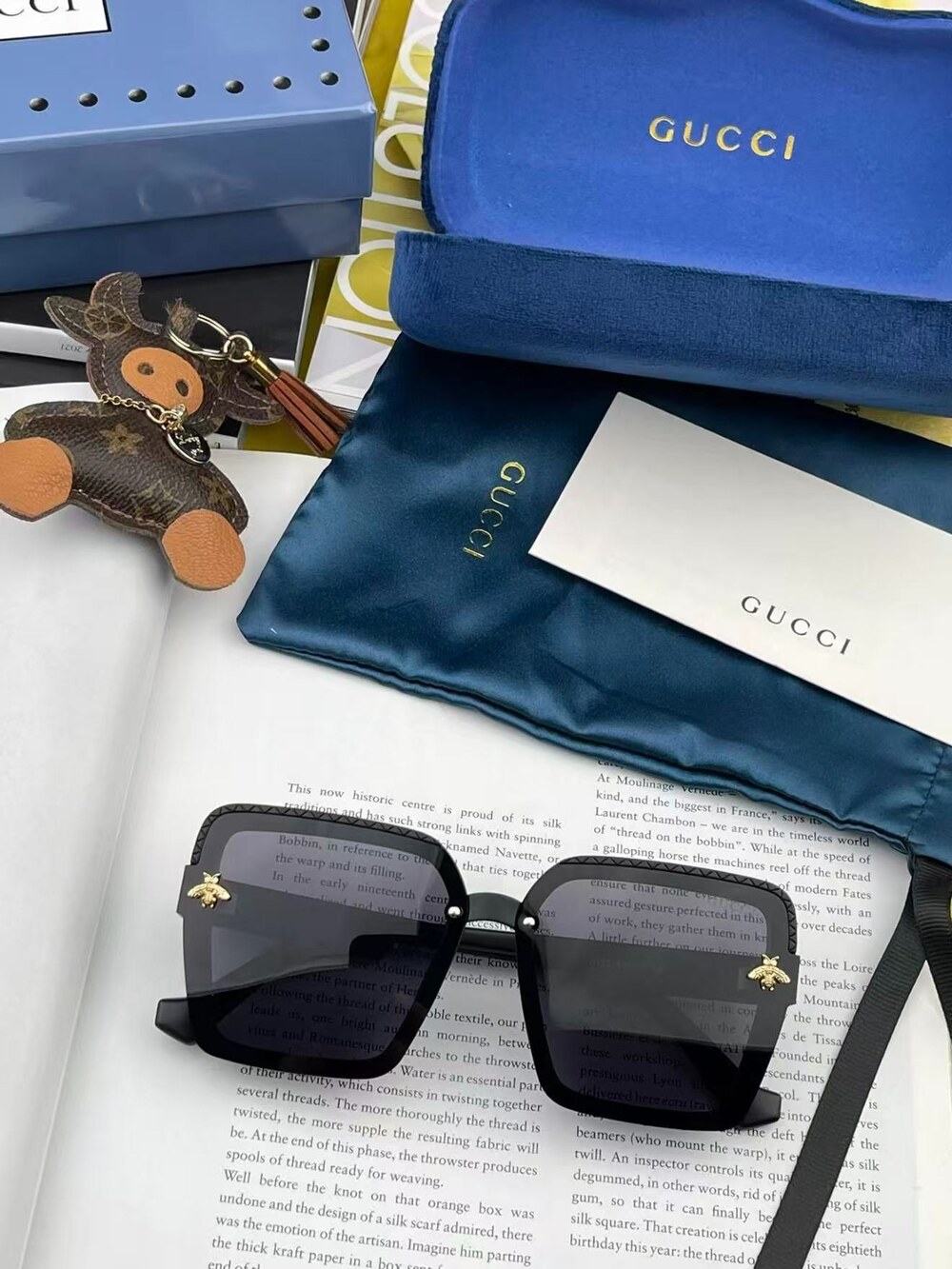 Gucci Oversized Black Square Sunglassesl